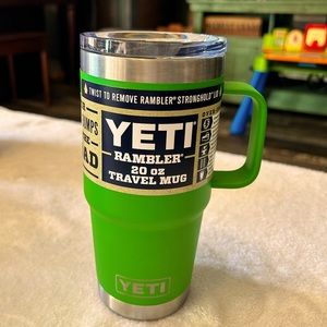 Yeti Rambler 20 oz Travel mug. Bright greenNWT